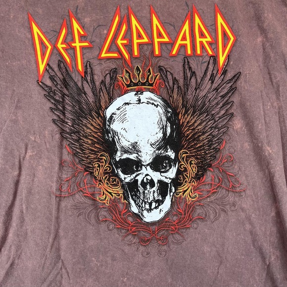 Def Leppard Shirt Mens XL Brown Skull Wings Crown Graphic Band Tee Rock 2017 - Picture 2 of 6